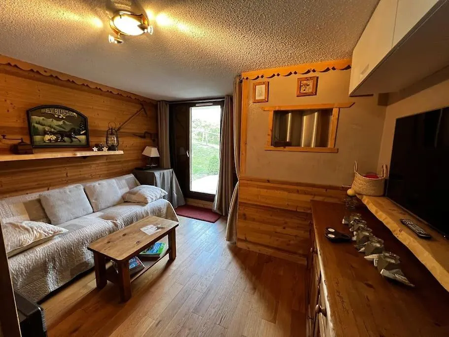 Apartment Appartement La Clusaz Avec Terrasse Sur Les Pistes De Ski Manigod