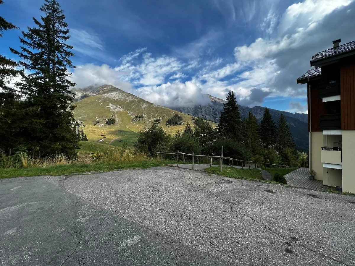 Appartement La Clusaz Avec Terrasse Sur Les Pistes De Ski Manigod France